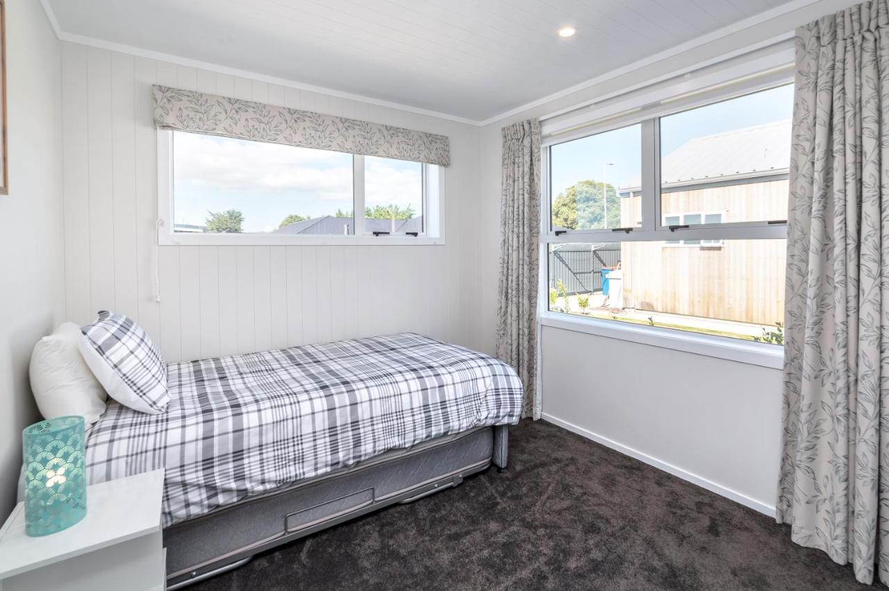 Blue Bungalow Martinborough Eksteriør billede